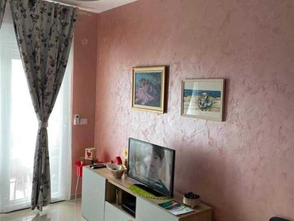 Garsonjera 30 m² sa terasom i pogledom na grad i planine – Bar