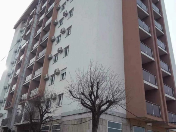 Garsonjera 30 m² sa terasom i pogledom na grad i planine – Bar