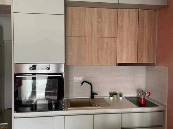Garsonjera 30 m² sa terasom i pogledom na grad i planine – Bar