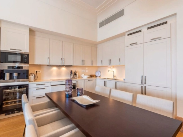 Četvorosoban stan 258 m² – Tivat — fotografija 4
