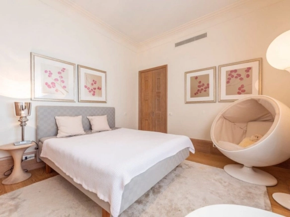 Četvorosoban stan 258 m² – Tivat — fotografija 5