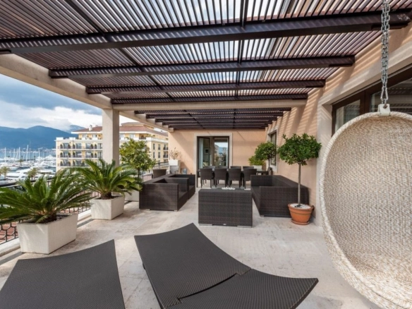 Četvorosoban stan 258 m² – Tivat — fotografija 12