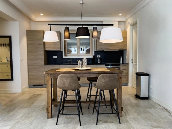 Trosoban stan 290 m² – Tivat — fotografija 6