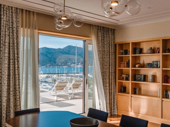 Trosoban stan 381 m² – Seljanovo, Tivat — fotografija 6
