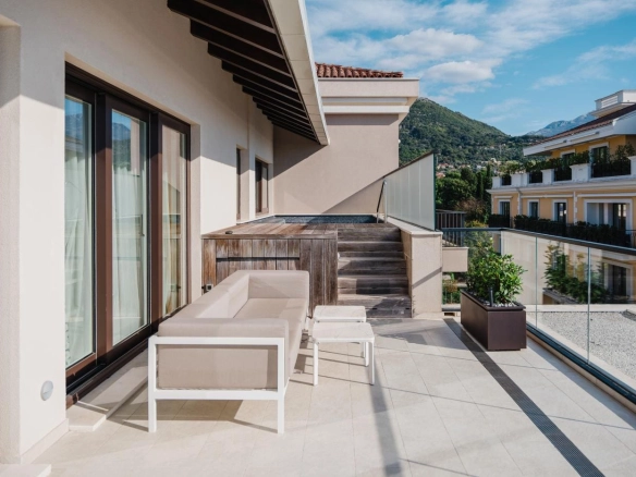 Trosoban stan 381 m² – Seljanovo, Tivat — fotografija 8