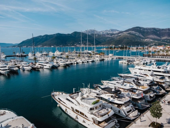 Trosoban stan 381 m² – Seljanovo, Tivat — fotografija 20