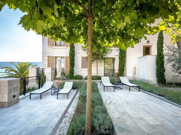 Dvosoban stan 115 m² – Tivat — fotografija 5