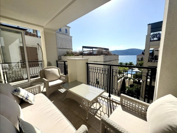 Dvosoban stan 115 m² – Tivat — fotografija 6