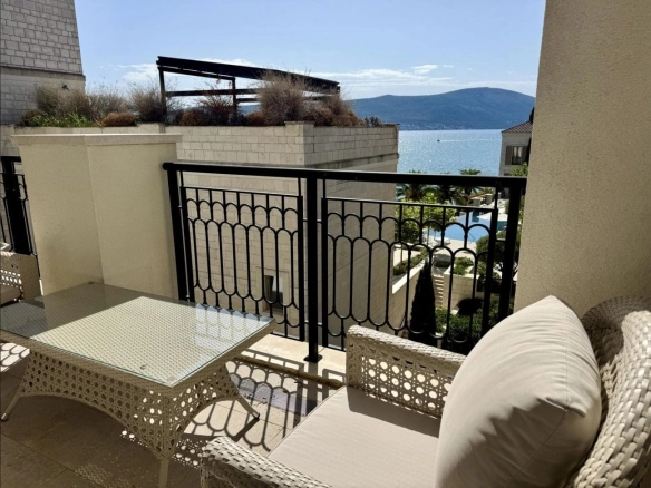 Dvosoban stan 115 m² – Tivat — fotografija 8