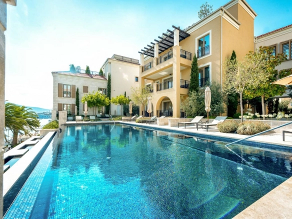 Dvosoban stan 115 m² – Tivat — fotografija 15
