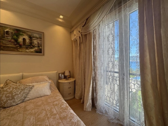 Dvosoban stan 115 m² – Tivat — fotografija 16