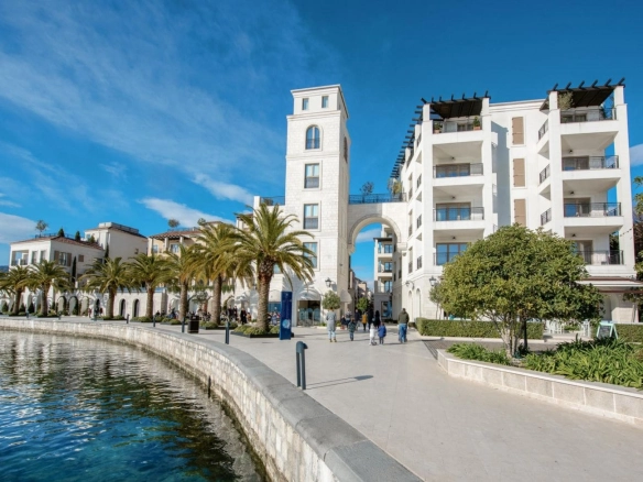 Dvosoban stan 115 m² – Tivat — fotografija 19
