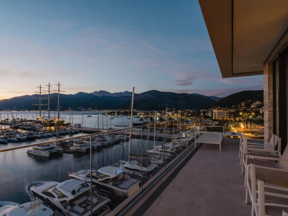 Trosoban stan 497 m² – Seljanovo, Tivat — fotografija 18