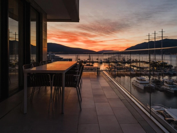 Trosoban stan 497 m² – Seljanovo, Tivat — fotografija 20