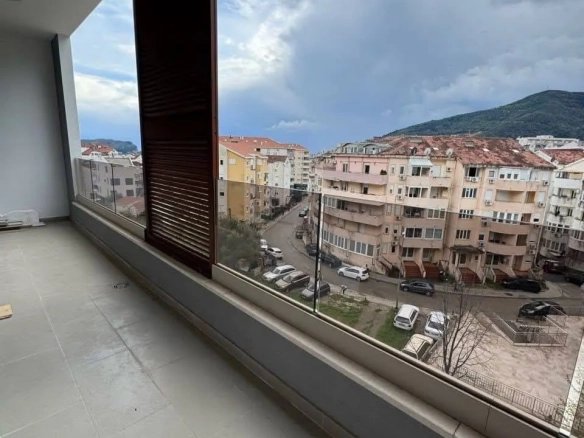 Jednosoban stan sa terasom u Rozinu, Budva — fotografija 5