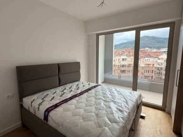 Jednosoban stan sa terasom u Rozinu, Budva — fotografija 10