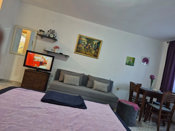 Namještena garsonjera u naselju Adok, Budva — fotografija 6