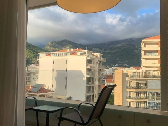 Jednosoban stan u centru Budve — fotografija 4
