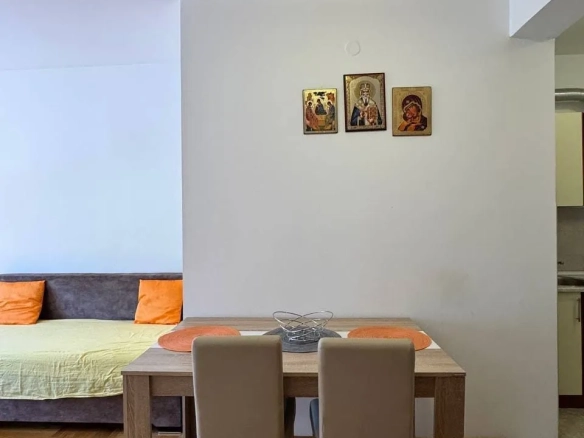 Jednosoban stan sa zastakljenom terasom u Rozinu, Budva — fotografija 3
