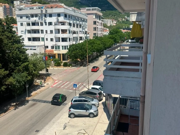 Jednosoban stan sa garažom u Rozinu, Budva — fotografija 7