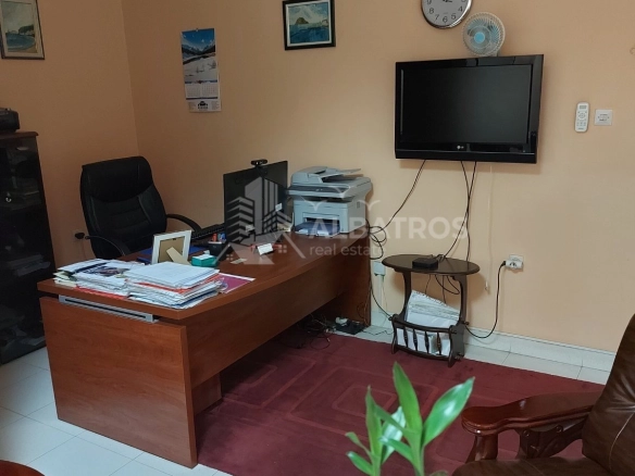 Poslovni prostor u Poslovnom centru, Bar — fotografija 2