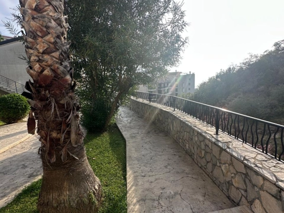Izdavanje: Dvosoban stan 76 m² – Pržno, Budva — fotografija 13