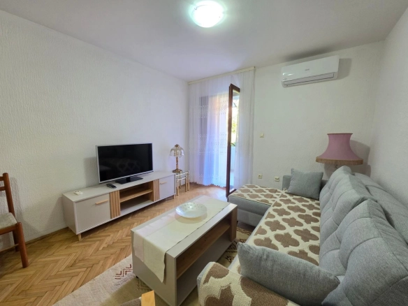 Jednosoban stan u naselju Adok, Budva — fotografija 2