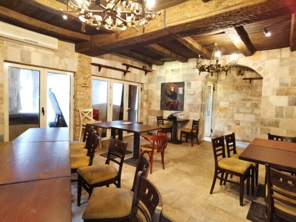 Restoran na prvoj liniji do mora u Petrovcu, Budva — fotografija 9