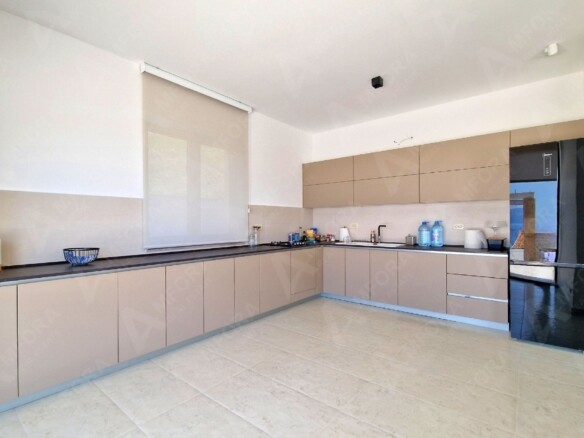 Kuća 360 m² – Žukovica, Kotor — fotografija 15