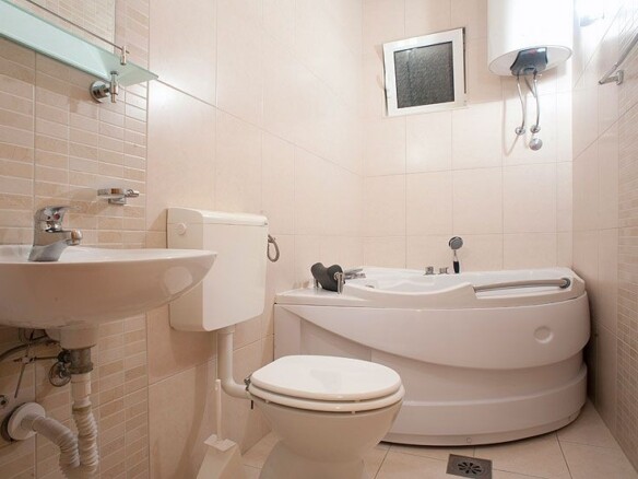 Poslovni prostor 1.723 m² – Buljarica, Budva — fotografija 8