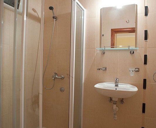 Poslovni prostor 1.723 m² – Buljarica, Budva — fotografija 10