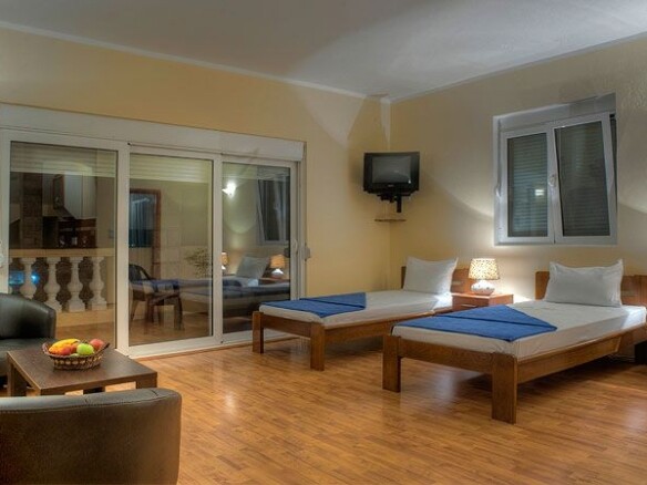 Poslovni prostor 1.723 m² – Buljarica, Budva — fotografija 14