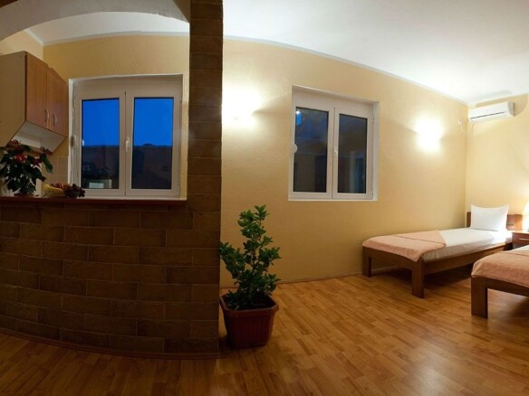 Poslovni prostor 1.723 m² – Buljarica, Budva — fotografija 15