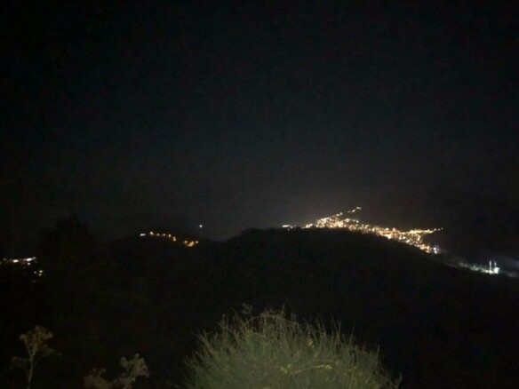 Plac sa pogledom na more u Lapčićima, Budva — fotografija 2