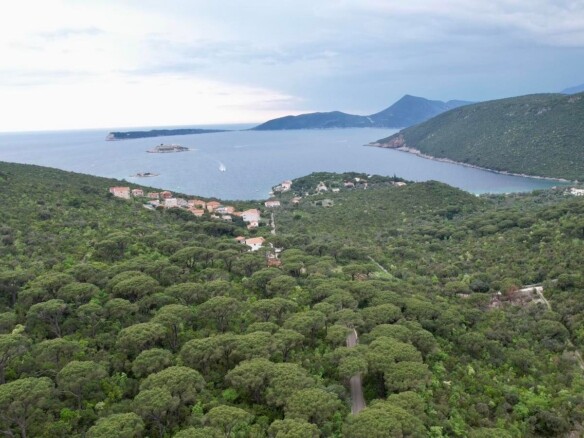 Plac sa pogledom na more u Mirištu, Herceg Novi — fotografija 15