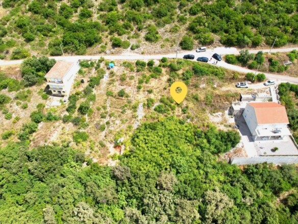 Plac sa pogledom na more u Višnjevu, Kotor — fotografija 7