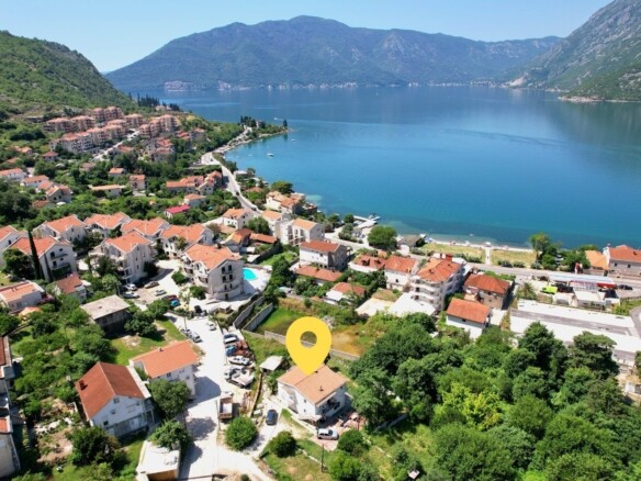 Kuća apartmanskog tipa u Risnu, Kotor — fotografija 5