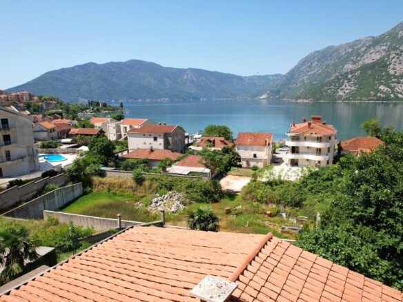 Kuća apartmanskog tipa u Risnu, Kotor — fotografija 8