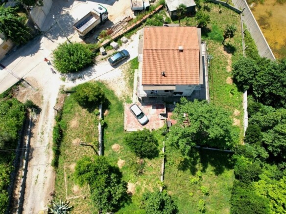 Kuća apartmanskog tipa u Risnu, Kotor — fotografija 11
