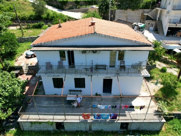 Kuća apartmanskog tipa u Risnu, Kotor — fotografija 13