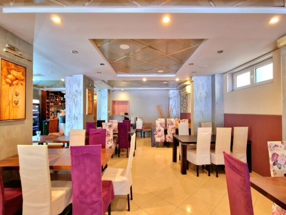Restoran u radu u Bečićima, Budva — fotografija 3