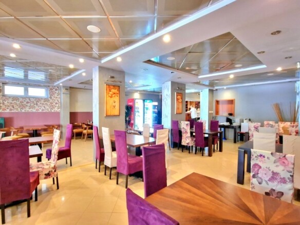 Restoran u radu u Bečićima, Budva — fotografija 4