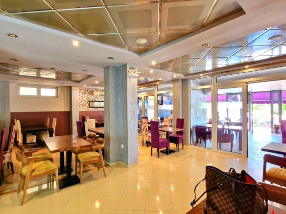 Restoran u radu u Bečićima, Budva — fotografija 5