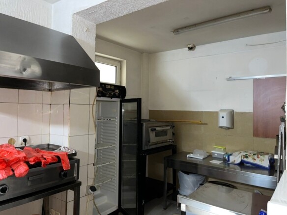 Restoran u radu u Bečićima, Budva — fotografija 11