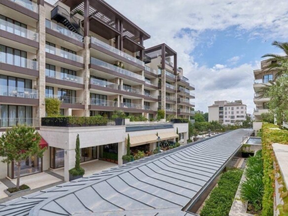 Trosoban stan 200 m² – Tivat — fotografija 16