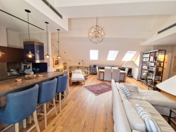Trosoban stan 192 m² – Stari Grad Budva, Budva — fotografija 2