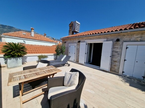 Trosoban stan 192 m² – Stari Grad Budva, Budva — fotografija 9