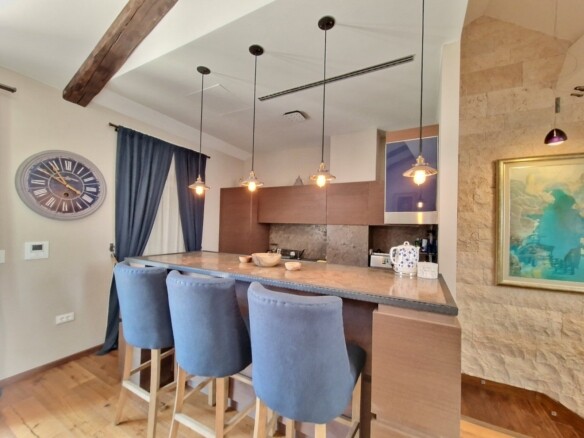 Trosoban stan 192 m² – Stari Grad Budva, Budva — fotografija 10