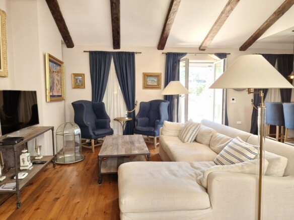 Trosoban stan 192 m² – Stari Grad Budva, Budva — fotografija 20