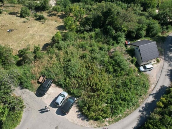 Plac sa građevinskom dozvolom u Budvi — fotografija 8